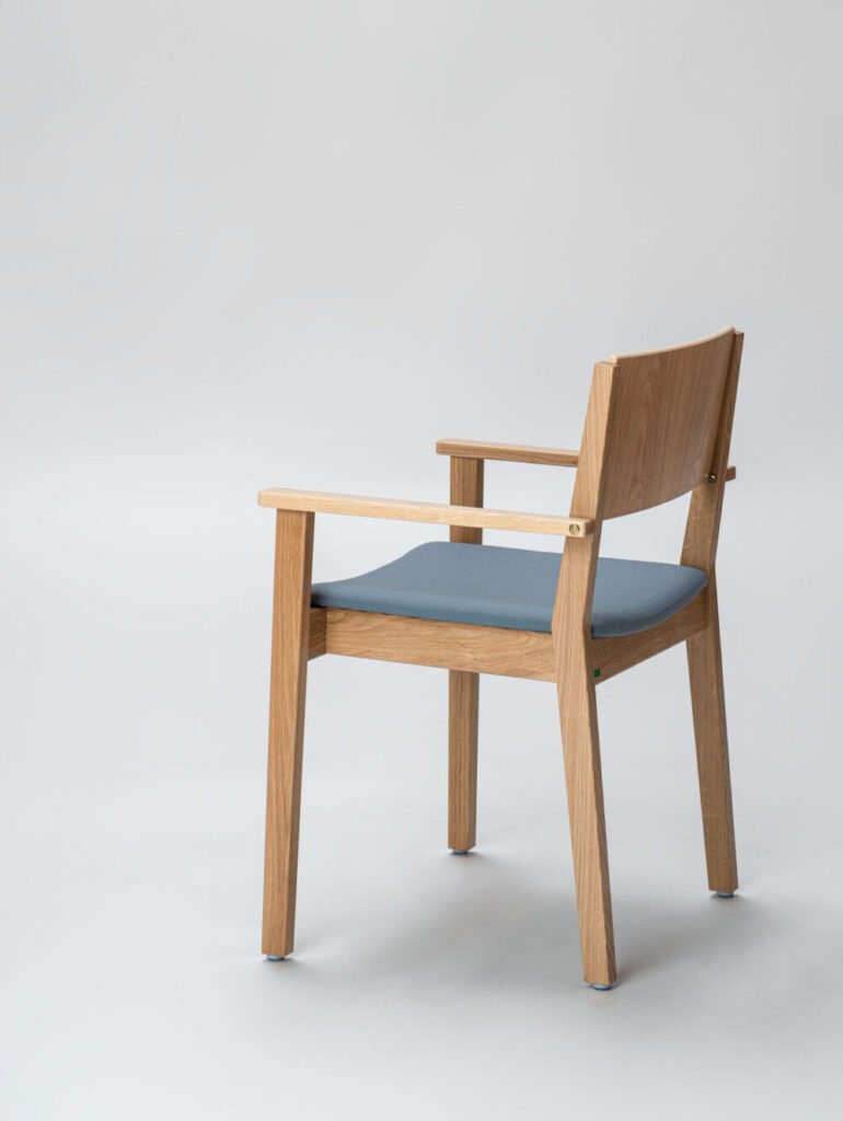 Oiva chair