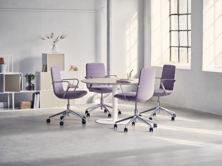 Favor, chair with 5-star swivel base, gas lift