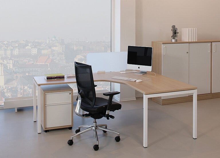 NOVA U,U-shaped legs