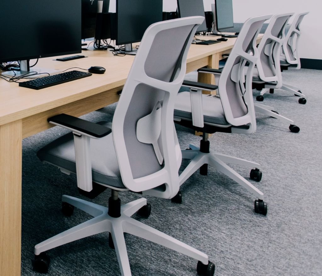 Yoyo, office chair with mesh back, gas lift